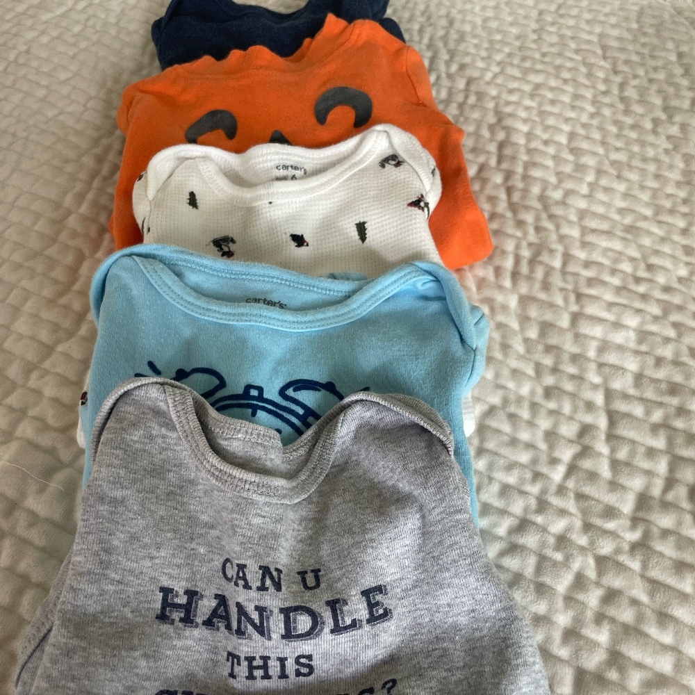 LOT OF 5 BABY BOY SIZE 6 MONTHS LONG SLEEVE ONSIES